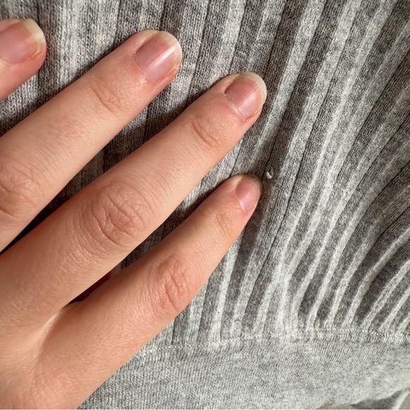 Cabi Gray Ribbed Doleman Sleeve Oversized V-Neck Knit Top Medium - Picture 5 of 10